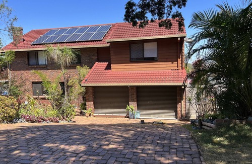 Belmont House | Close to the City and Bay, Gateway Motorway to Gold Coast and Sunshine Coast.