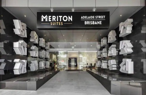 Wooloowin Apartment | Cloud 17 Retreat - Meriton Soleil Private Apt 1B