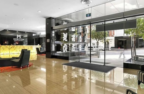 Wooloowin Apartment | Cloud 17 Retreat - Meriton Soleil Private Apt 1B