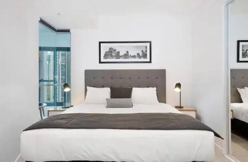 Kangaroo Point House | Cloudbridge Convenient Sky High 2 BR. Service Apartment Brisbane CBD