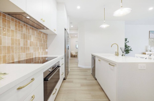 Bargara House | Coastal & Centrally located 3-bedroom House, Pet-friendly in delightful Bargara!