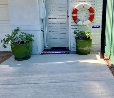 Maroochydore Apartment | Coastal Escape
