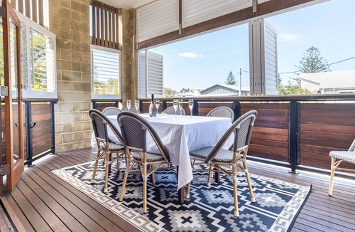 Dicky Beach House | Coastal Getaway Across From Dicky Beach