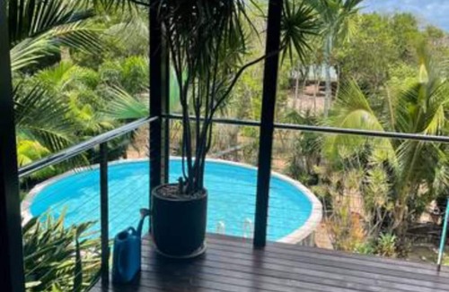 Hideaway Bay House | COCONUTS - Absolute Beachfront home in Hydeaway Bay