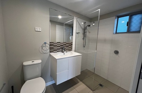 Coopers Plains Apartment | Comfortable 2BR Getaway in Cooper Plains with Parking