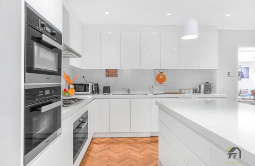 Beecroft House | Comfortable house in Beecroft
