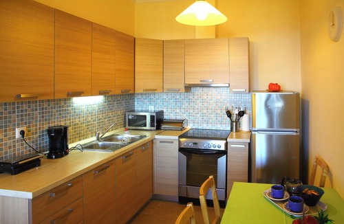 Theologos Apartment | Comfy 1BD flat with Garden close to the Beach!