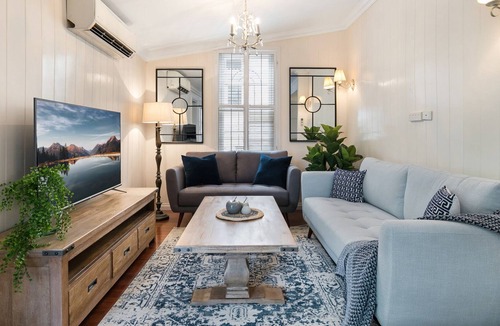 Paddington House | Contemporary Cottage in Perfect Lifestyle Address