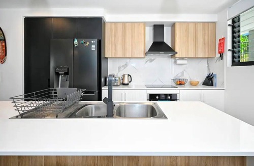 Sunshine Coast Apartment | Coolum Beach - Beachside Dream - 3 B/R, 2 Bath ZF6