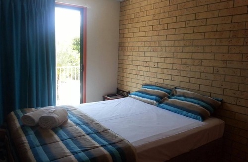 Coolum Beach Hotel | Coolum Budget Accommodation