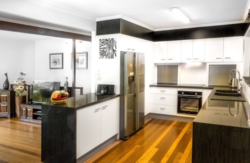 Coolum Beach House | Coolum "Ocean Views" Dog Friendly 5 min walk to be