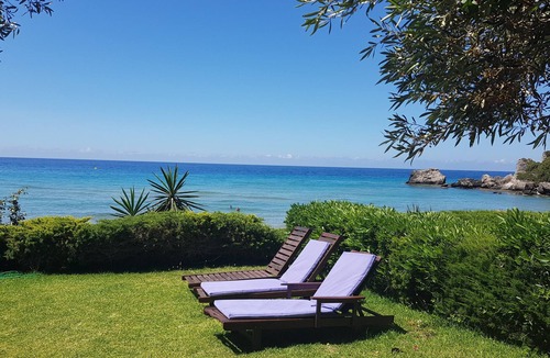 Parelia House | Corfu Glyfada Menigos Resort Beachfront 13