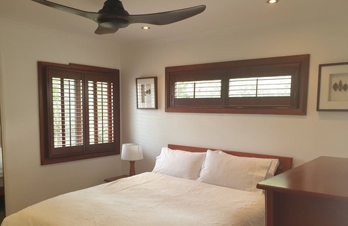 Sunshine Coast House | Cosy 3 Bedroom Home 5 Minute Walk To Yaroomba Beach Beach