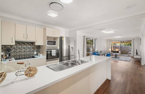 Keperra House | Cosy 4BR Home with Yard in Peaceful Keperra