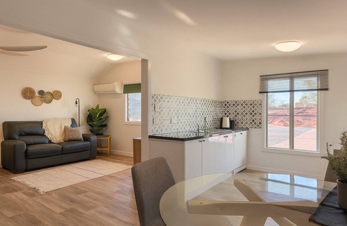 Graceville Apartment | Cosy and private self contained retreat in a great location, pet friendly