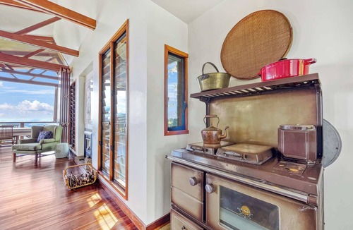 Booroobin House | Cosy Countryside Escape- Sunshine Coast Hinterland