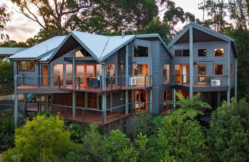 Eagle Heights House | Cosy Mountain house w/fire and pool on Tamborine Mountain!