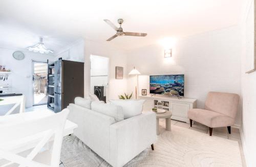 Cairns North Apartment | Cosy Stay near Cairns Esplanade