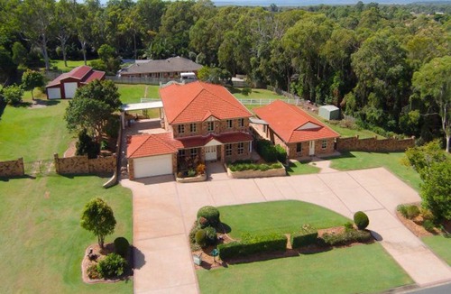 Thornlands House | Country Elegance - Acreage with pool