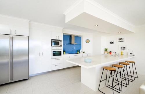 Noosa Heads House | Courtyard Charm, Ocean Views, Little Cove