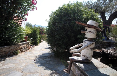 Steni Vala House | Cozy 1-bedroom apartment in enchanting Alonissos with AC, WiFi #2