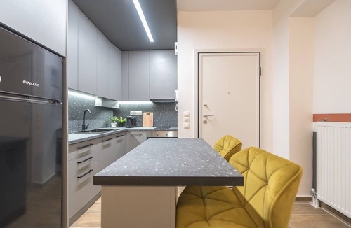 Ampelokipoi Apartment | Cozy 2 BR flat at Mavili Square - Xenias