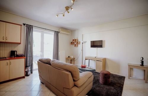 Agia Paraskevi House | Cozy Apartment in Agia Paraskevi