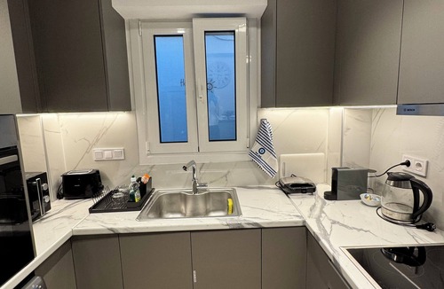 Glyfada Apartment | Cozy apartment in lovely Glyfáda with WiFi, AC