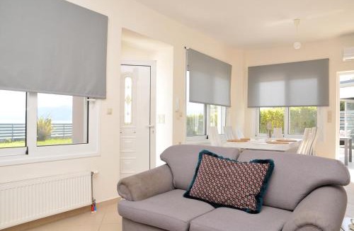 Stylida Villa | Cozy beach home in Faros, Raches