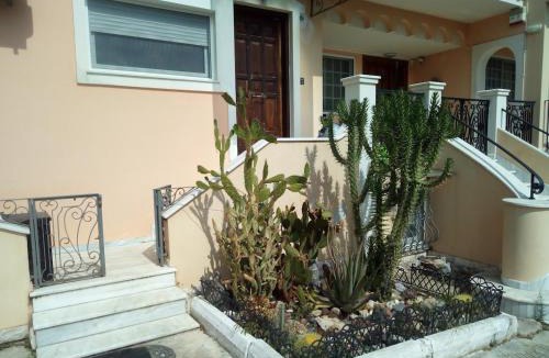 Paiania Apartment | Cozy House Oasis 15 min to airport & port, 35 min from Acropolis