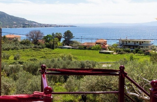 Loutra Edipsou Apartment | Cozy House with Amazing Panoramic View and Unique Outdoor!