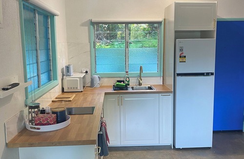 Yorkeys Knob Apartment | Cozy self contained studio near the boat club, 5 min to the beach