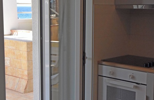 Rafina-Pikermi Apartment | Cozy studio 50m from the beach of Rafina & 700m from the port