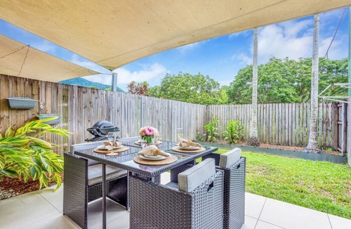 White Rock House | Cozy White Rock Retreat Near Cairns with Pool & Garden