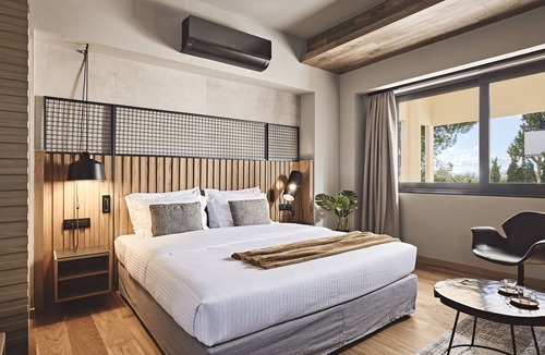 Glyfada Bed & Breakfast | Cruise - Junior Suite in Glyfada