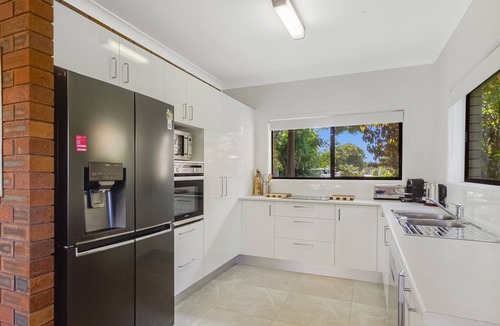 Currumbin Waters House | Currumbin Breeze - Classic Family Beach House on Currumbin Creek - Pet Friendly!