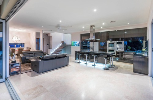 Currumbin House | Currumbin Coastal Luxury Retreat with pool, spa, theatre room and stunning views