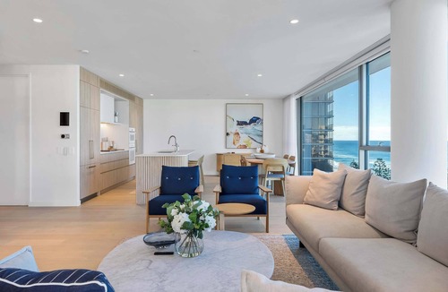 Burleigh Heads Apartment | Dali By Khove Summary