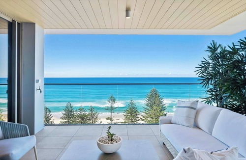 Burleigh Heads Apartment | Dali By Khove Summary