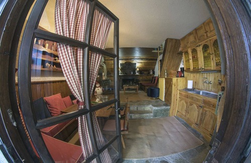 Eptalofos Ski Chalet | Dandy Villas Agoriani - Chalet Erato - Fireplace