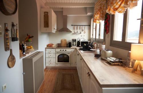 Raftis Villa | Dandy Villas Dimitsana - a family ideal charming home in a quaint historic neighborhood - 2 fireplaces for romantic nights