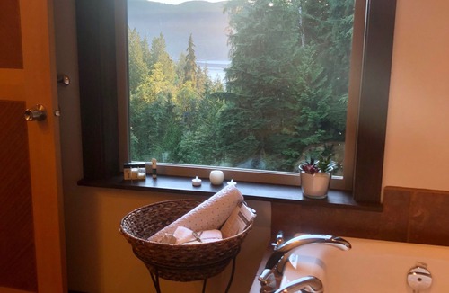 Sandy Hook Bed & Breakfast | Davis Brook Retreat