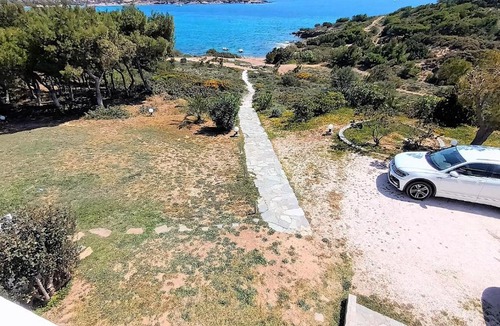 Kato Sounion Villa | Dea Del Mare complex in front of the sea.