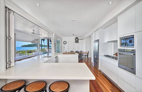 Clifton Beach House | Decked Out By The Sea 4 Bedrooms