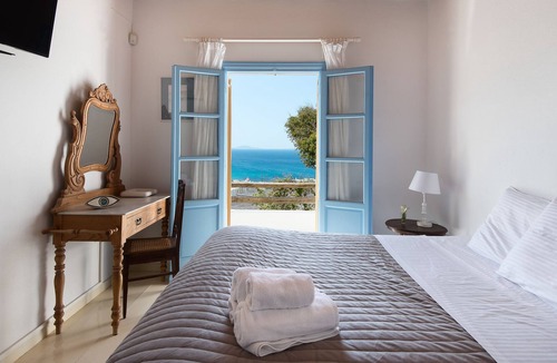 Houlakia Apartment | Deluxe Double or Twin room with balcony and Sea View
