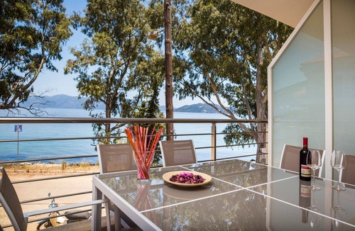 Karavomylos Villa | Deluxe Kefalonia Apartment | Apartment Lotos | 3 Bedroom | Sea View |.