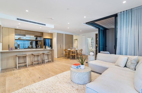 Palm Beach Apartment | Deluxe Palm Beach Getaway