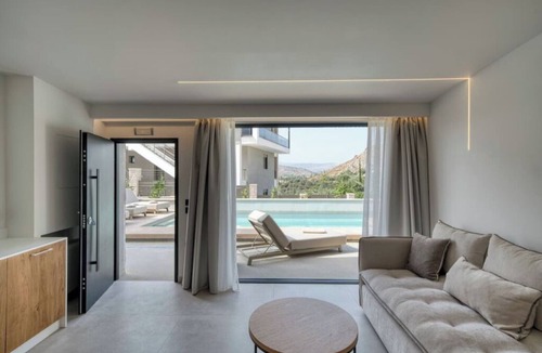 Nafplion City Centre Apartment | Deluxe Suite, Mountain Viewn