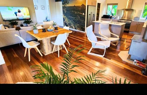 Doonan House | Deluxe Suite with Fireplace & Pond, Noosa Hinterland