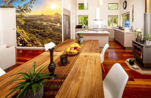 Doonan House | Deluxe Suite with Fireplace & Pond, Noosa Hinterland